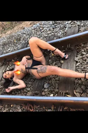 OnlyFans cuenta karollins header 1