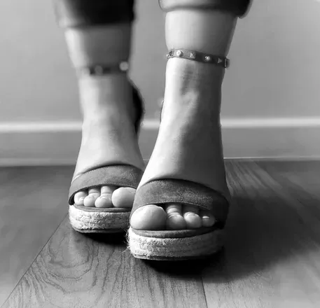 OnlyFans cuenta lefeedespieds header 2