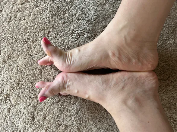 OnlyFans account  snuggletoe header 2