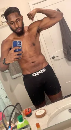 OnlyFans cuenta talldarkhandsome32 header 2