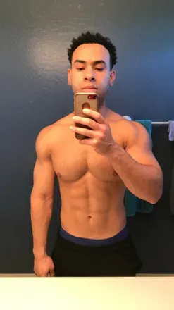 OnlyFans cuenta kinglightskin015 avatar 1