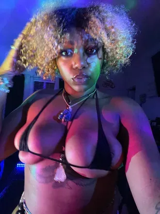 OnlyFans cuenta mommytrap avatar 1
