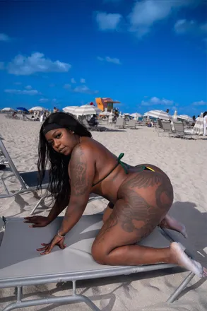 OnlyFans cuenta thickzlovefree header 2