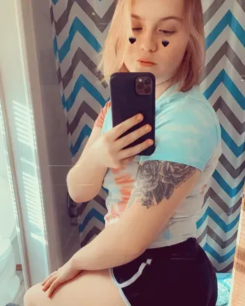 OnlyFans account  naughtymama12 avatar 1