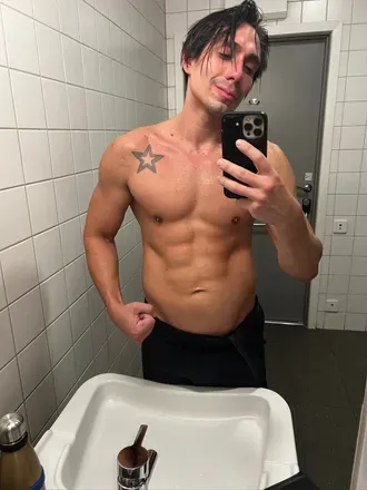 OnlyFans cuenta silverkuken_xoxo header 2