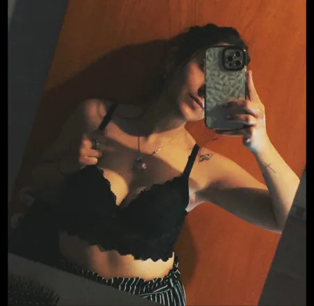OnlyFans cuenta brunidarling header 2
