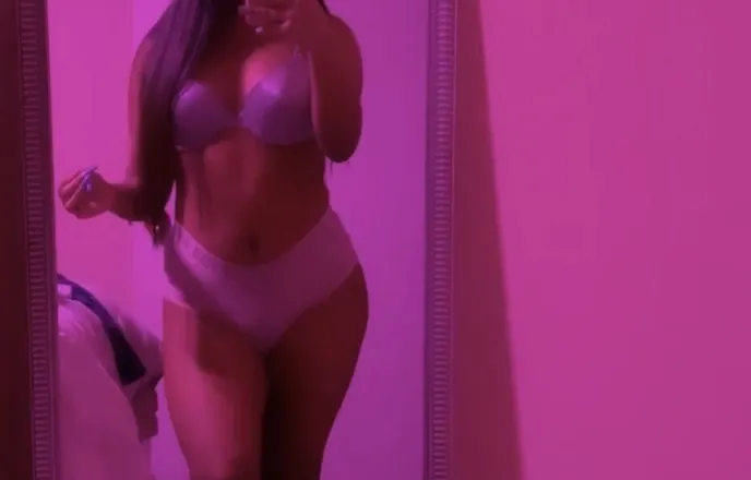 OnlyFans cuenta honeyicebaby header 2