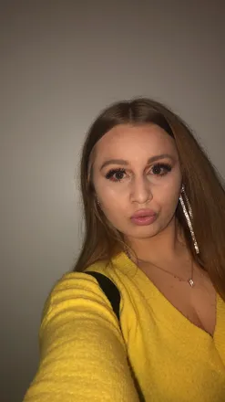 OnlyFans cuenta courtneyfallon2000 header 2