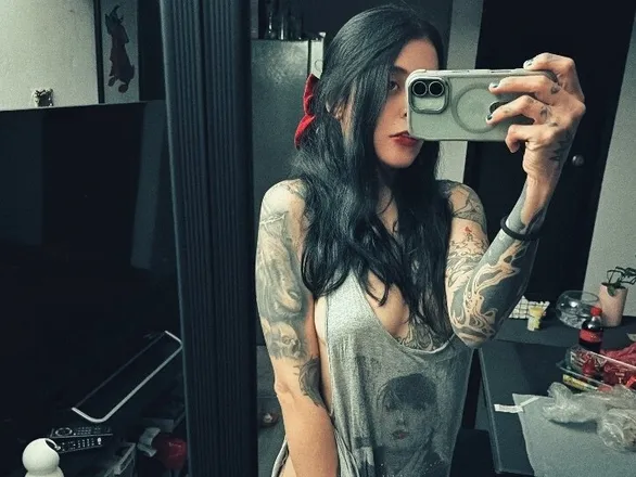 OnlyFans cuenta bambiwolff header 2