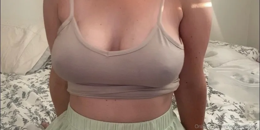 OnlyFans cuenta itsmsmilkies header 2