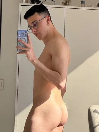 OnlyFans cuenta charmingalexxx header 2