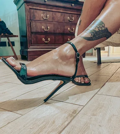 OnlyFans cuenta carolanana header 2
