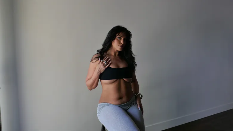 OnlyFans account  teeesh header 2