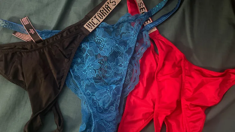 OnlyFans account  muffthong header 2