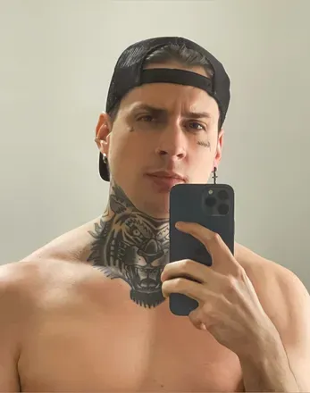 OnlyFans account  theacequinn avatar 1