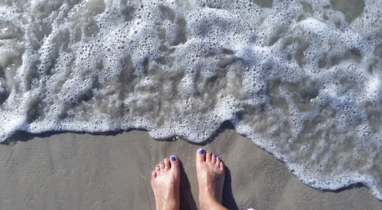 OnlyFans account  hippiefeet1206 header 2