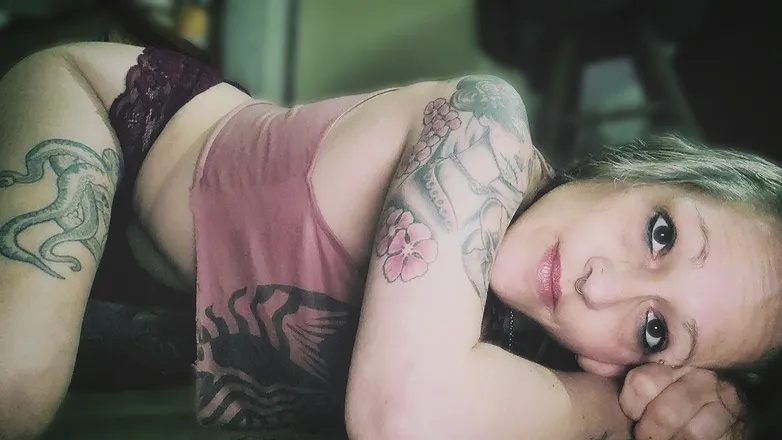 OnlyFans cuenta prettypernicious header 1