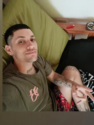 OnlyFans cuenta axe.emanuel header 2