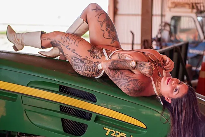 OnlyFans cuenta annyalvesbr header 2