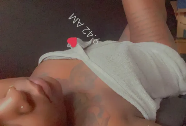OnlyFans cuenta darealmochamillan header 2
