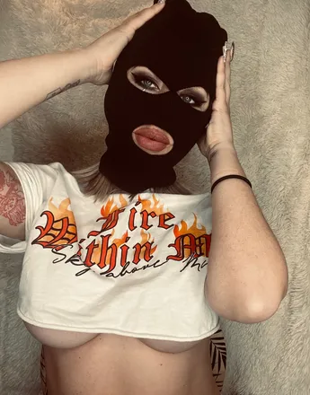 OnlyFans cuenta miakali2 header 2