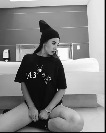 OnlyFans account  unapelirojitahermosa avatar 1
