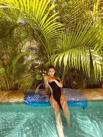 OnlyFans cuenta petitecaro avatar 1