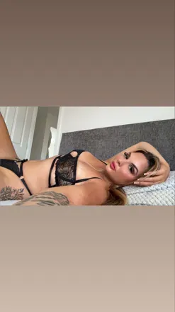 OnlyFans cuenta emillycxox header 2