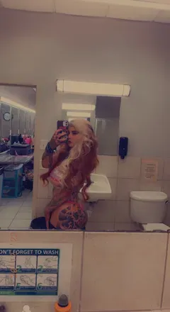 OnlyFans cuenta tattedbarbieee avatar 1