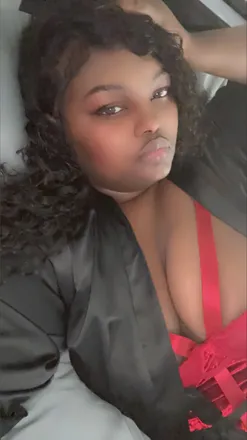 OnlyFans account  darkskinmoet header 2