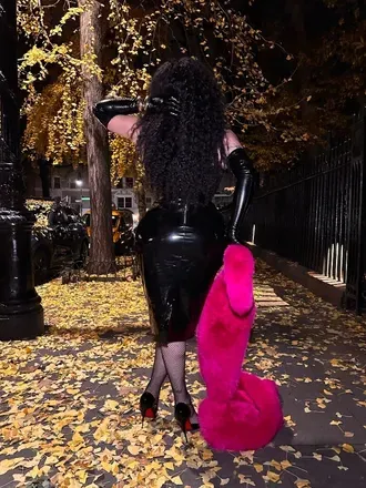 OnlyFans cuenta ravendegoddess header 2