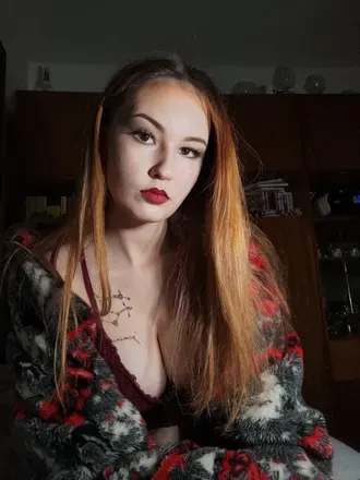 OnlyFans cuenta fialovee avatar 1