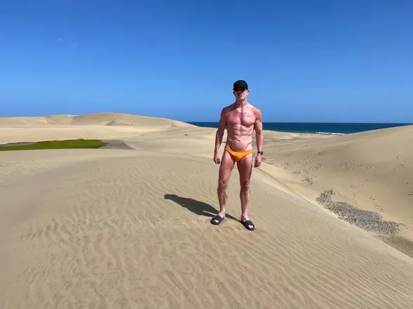 OnlyFans account  dooropenassup header 2
