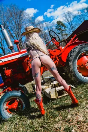 OnlyFans cuenta krissyannxxx header 2