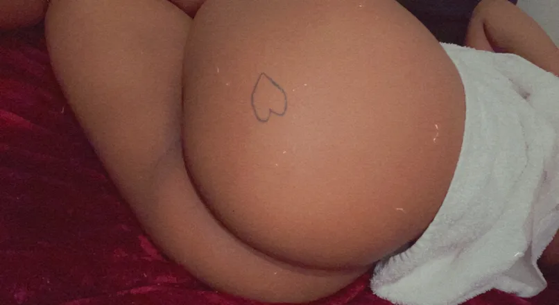 OnlyFans account  goldendess header 2