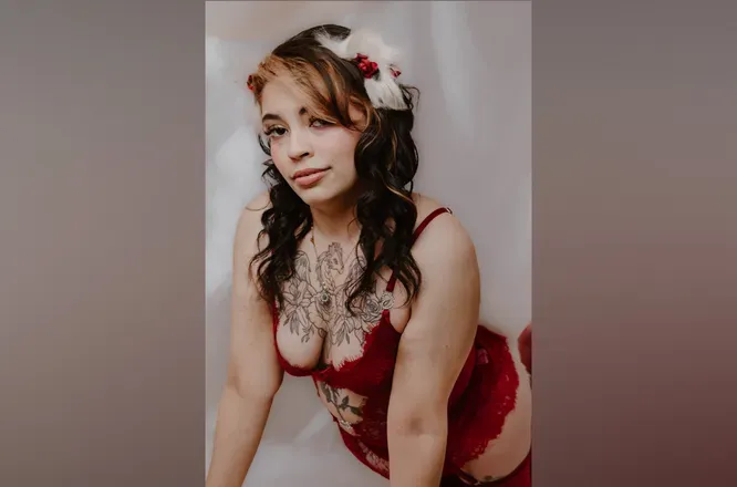 OnlyFans account  doesweet3 header 2