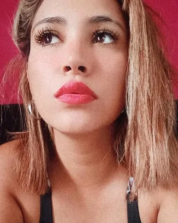 OnlyFans cuenta almaareina32 header 2