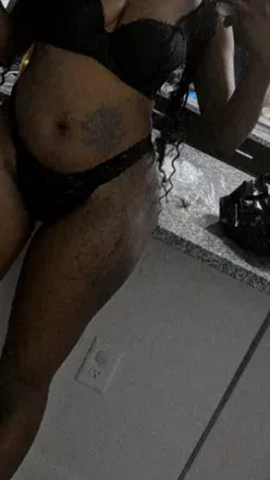 OnlyFans cuenta wantsumnimoney header 2