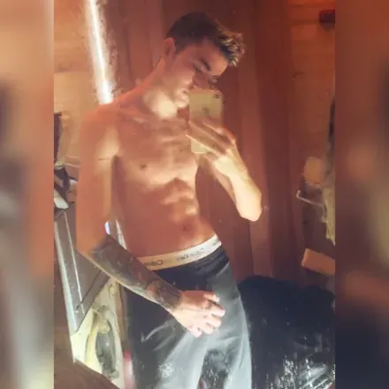 OnlyFans account  uri_fe avatar 1