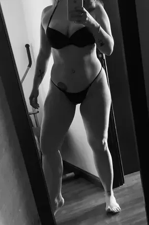 OnlyFans cuenta lachicadeldragonrojo header 2
