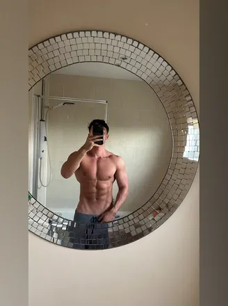 OnlyFans cuenta lewisrossi_1 header 2