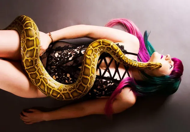 OnlyFans cuenta kinky-kitten header 2