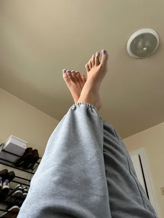 OnlyFans cuenta prettylittlefeet_19 header 2