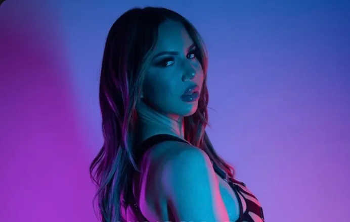 OnlyFans cuenta iammilkmarie header 2