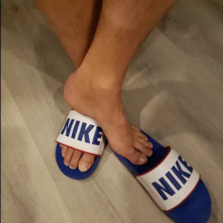 OnlyFans cuenta thesaintfeet header 2