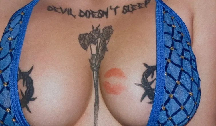 OnlyFans cuenta stellamarie3333 header 2