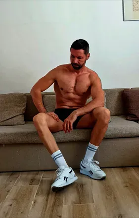 OnlyFans account  eowllyn avatar 1