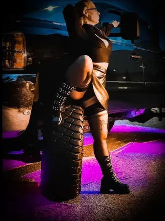 OnlyFans account  truckingmommy avatar 1