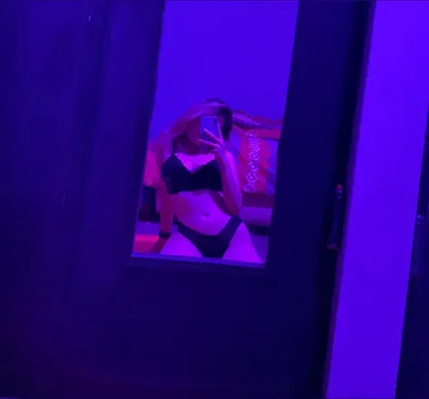 OnlyFans account  pinkieval avatar 1