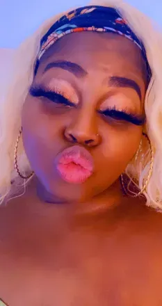 OnlyFans account  angieelah avatar 1